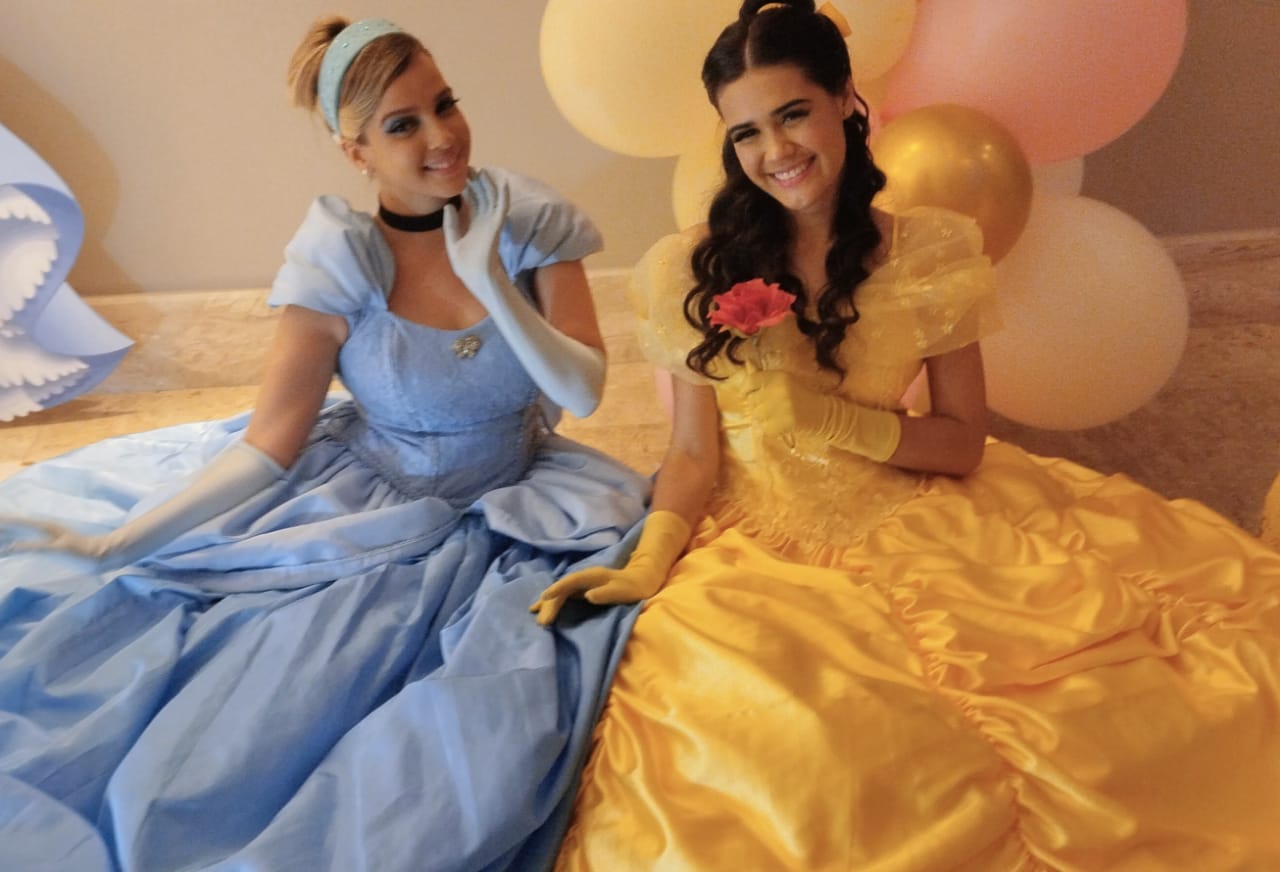 cinderela  e belaa.jpg