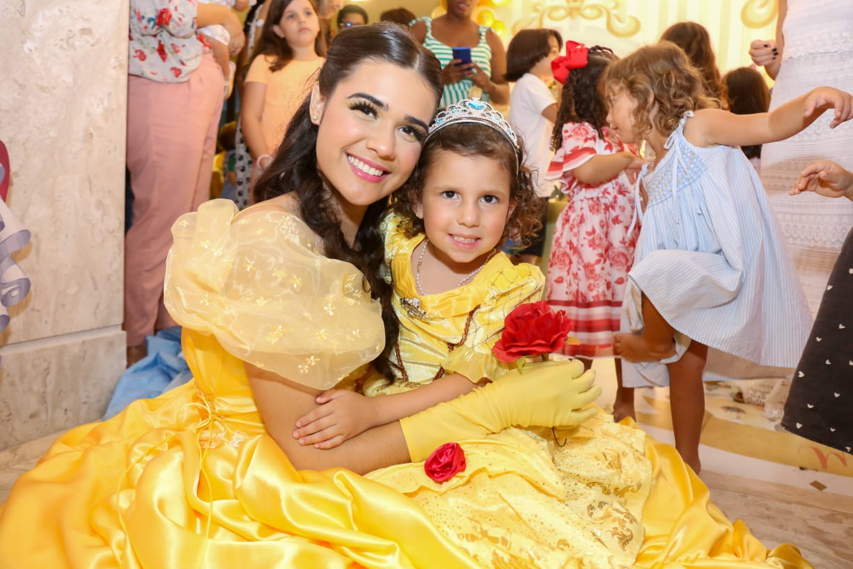 aniversariante bela.jpg